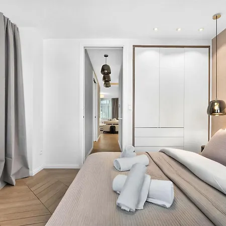 Designer Flagship For 6 - By Presidential Palace Apartamento Bratislava